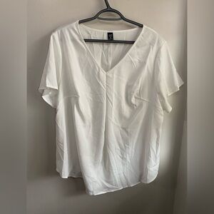 SHEIN Women's White V-Neck Top